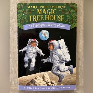 Magic Tree House: Midnight on the Moon Book